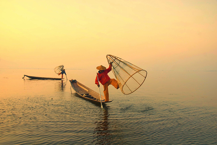 Private photo tours Myanmar